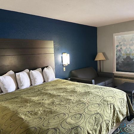 Clairmont Inn & Suites - Warren Экстерьер фото