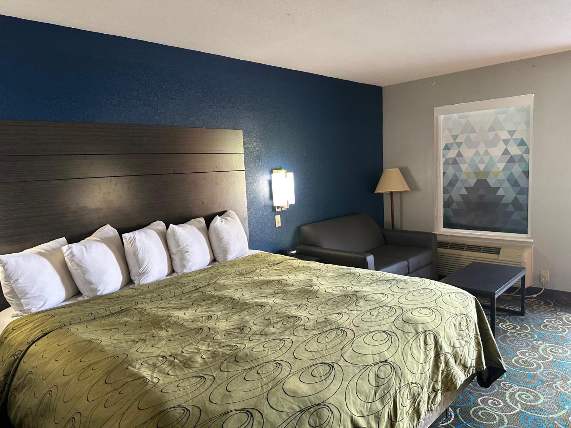 Clairmont Inn & Suites - Warren Экстерьер фото